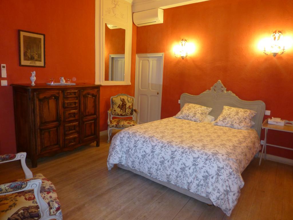 Le Vieux Bistrot Hotell Cabrières-dʼAvignon Exteriör bild