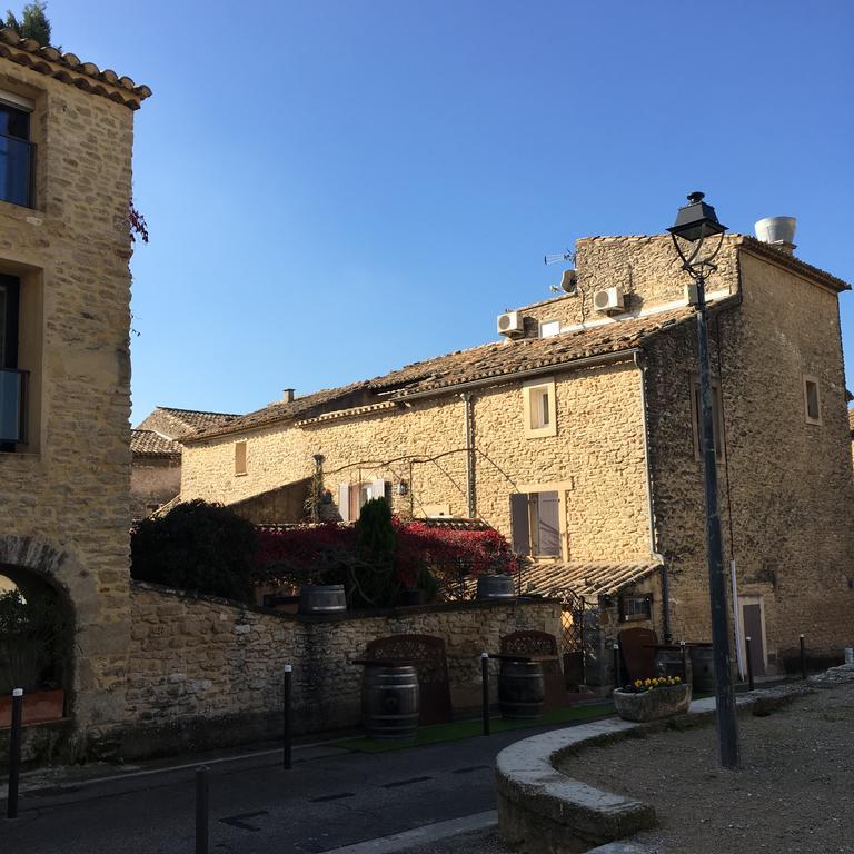 Le Vieux Bistrot Hotell Cabrières-dʼAvignon Exteriör bild