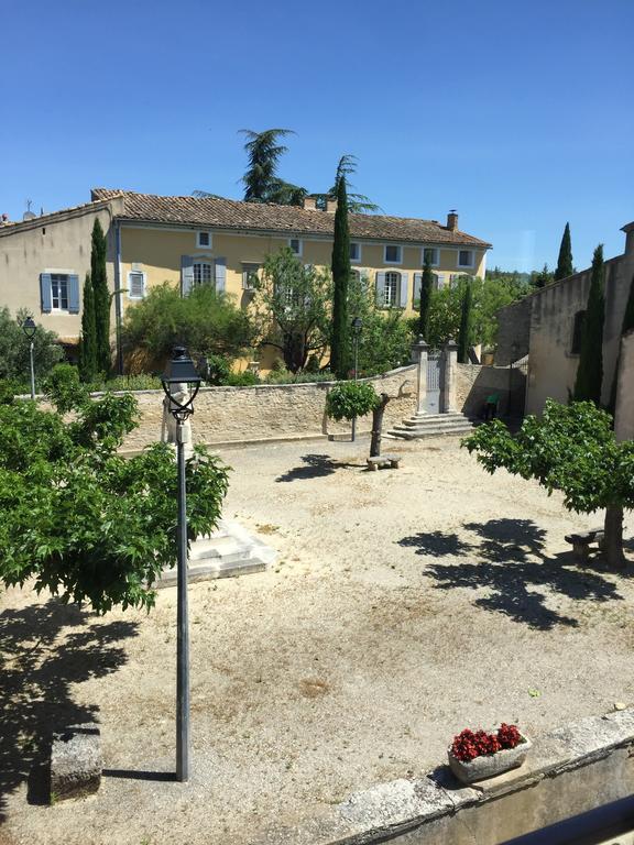 Le Vieux Bistrot Hotell Cabrières-dʼAvignon Exteriör bild
