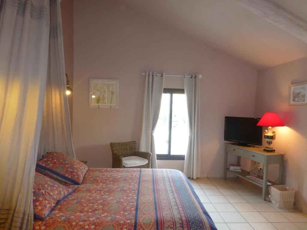 Le Vieux Bistrot Hotell Cabrières-dʼAvignon Rum bild