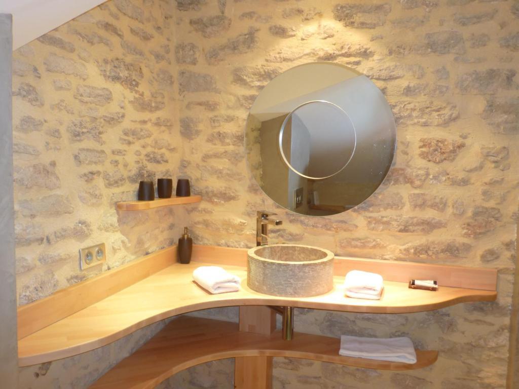 Le Vieux Bistrot Hotell Cabrières-dʼAvignon Rum bild