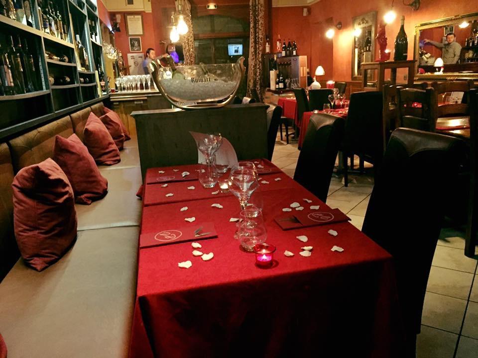 Le Vieux Bistrot Hotell Cabrières-dʼAvignon Exteriör bild