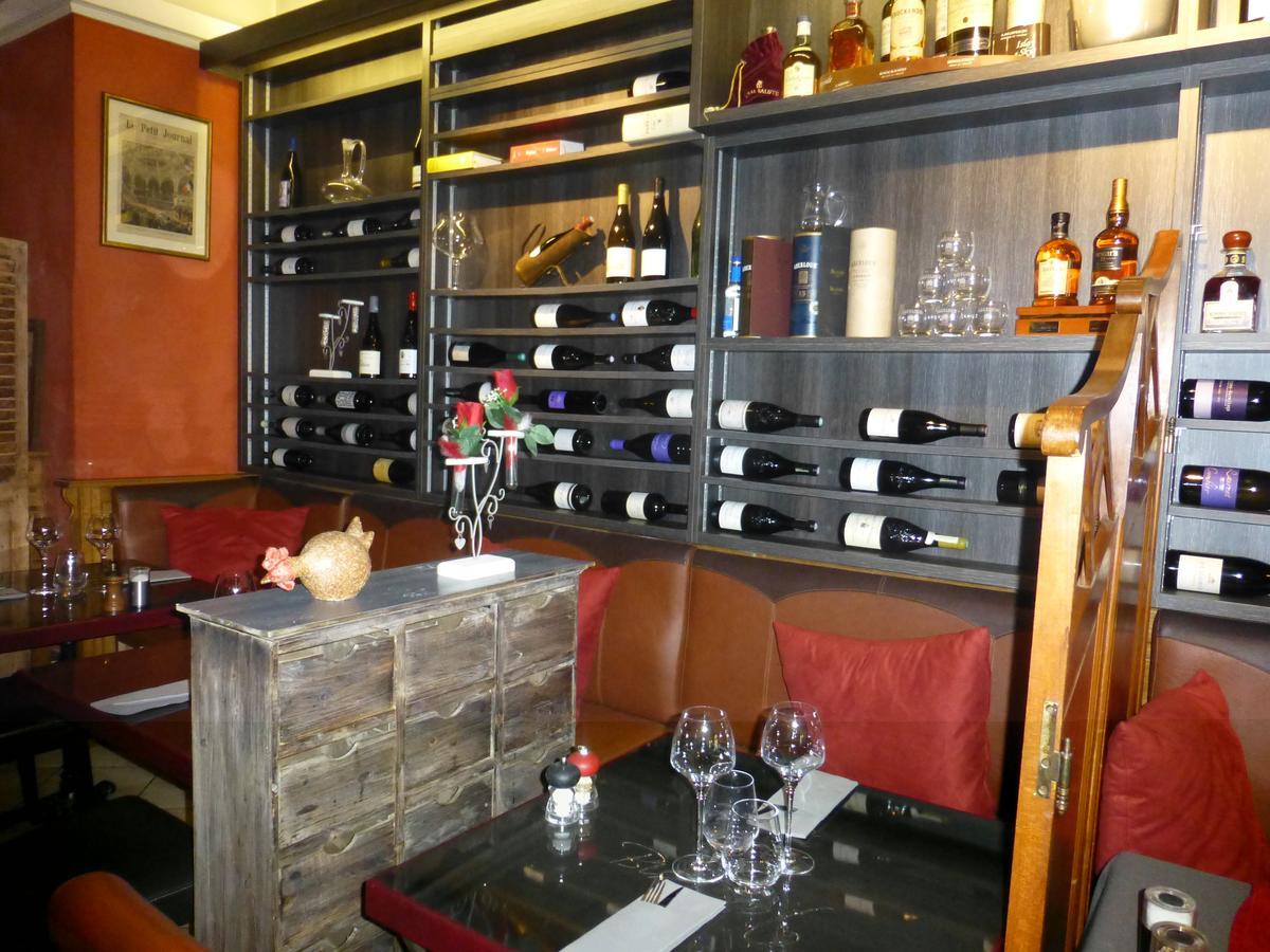Le Vieux Bistrot Hotell Cabrières-dʼAvignon Exteriör bild