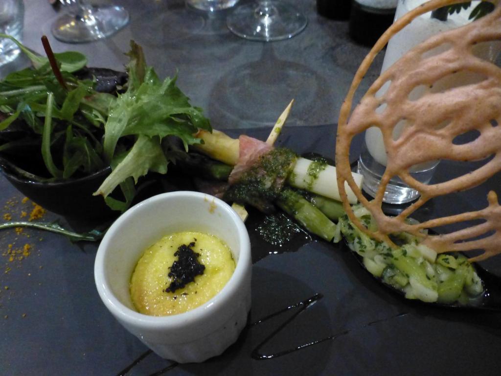 Le Vieux Bistrot Hotell Cabrières-dʼAvignon Exteriör bild
