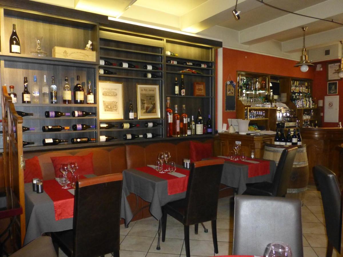 Le Vieux Bistrot Hotell Cabrières-dʼAvignon Exteriör bild