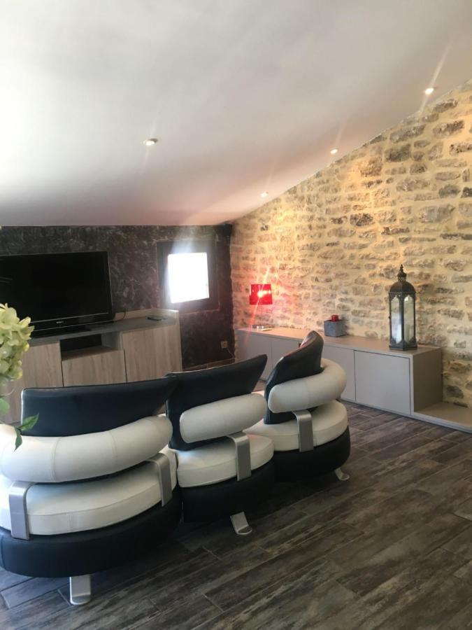Le Vieux Bistrot Hotell Cabrières-dʼAvignon Exteriör bild