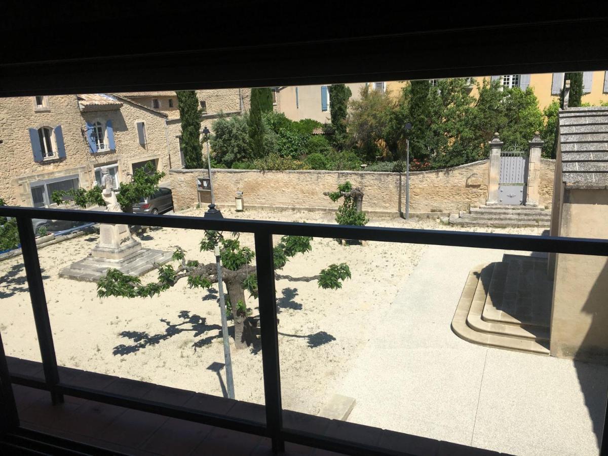 Le Vieux Bistrot Hotell Cabrières-dʼAvignon Exteriör bild